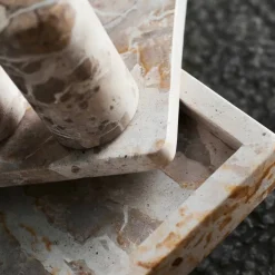 Vita Bricka, seashell
