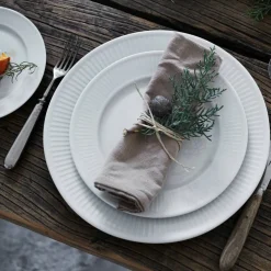 Vit Plissé tallrik, Ø 17 cm.